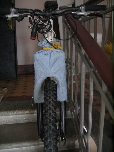 http://www.realbiker.ru/articles/images/2009-01-cheap_bicycle_forks/11.jpg